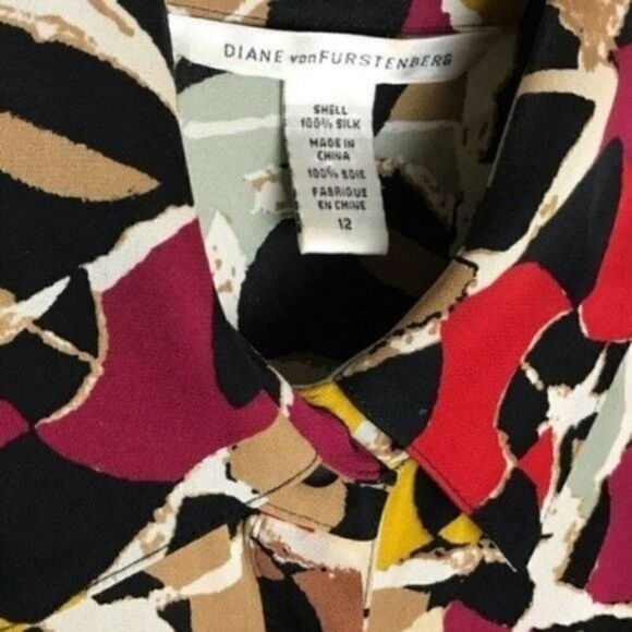 Diane Von Furstenberg silk short sleeve collar button up top 12 BoxM - Picture 3 of 4